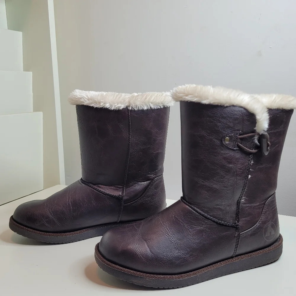 Airwalk Brown Short Mid Calf Faux Fur Boots with Side Button Size Women's 7.5
